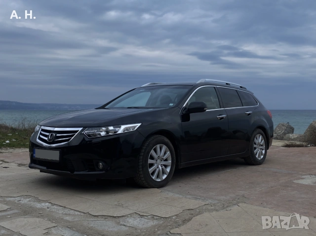 Honda Accord Tourer 2. 2 i-DTEC | FACELIFT Lifestyle | Автоматик , снимка 2 - Автомобили и джипове - 54900951