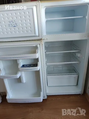 Хладилник с горна камера 
