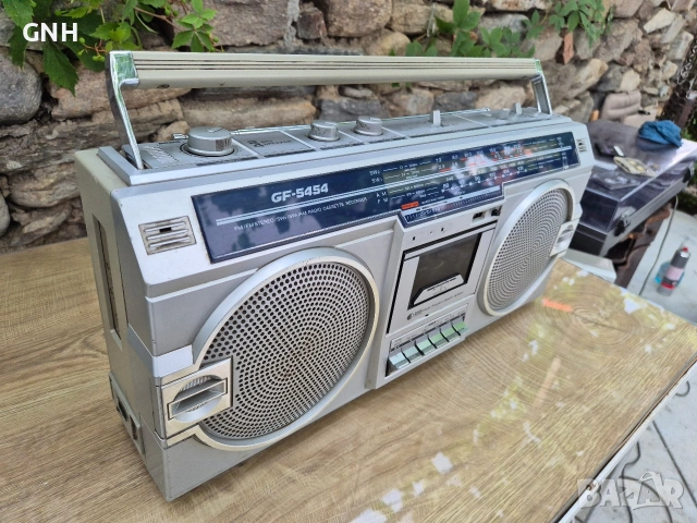 Радиокасетофон Sharp GF-5454Z, снимка 3 - Радиокасетофони, транзистори - 55188714
