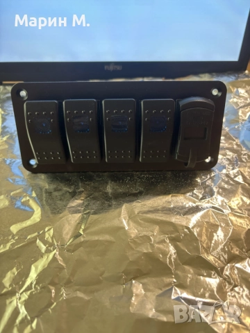 Контролен панел 12V/24V с ключове и USB портове