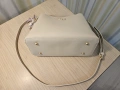 Нова дамска кожена чанта PUAFELI LY94 beige бежово кремаво еко кожа златна раница дръжки презрамки, снимка 11