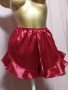 S Червени сатенени шорти с къдри, снимка 3