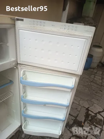 Хладилник Indesit , снимка 3 - Хладилници - 55375908