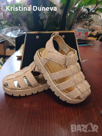 DKNY детски сандали, снимка 2 - Детски сандали и чехли - 55146360