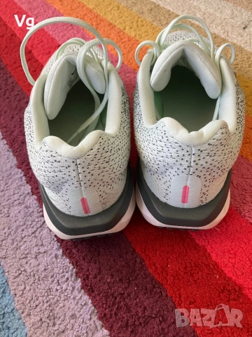 Дамски маратонки Nike Winflo 11, снимка 2 - Маратонки - 54725819