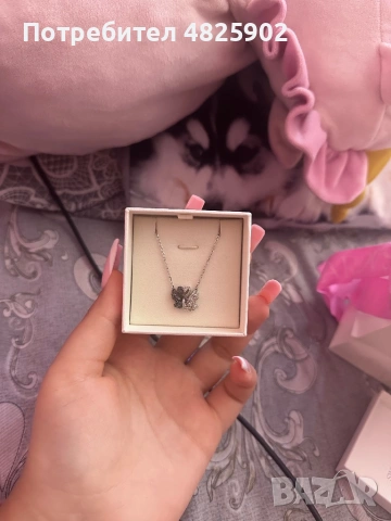 Колие Swarovski , снимка 2 - Колиета, медальони, синджири - 54823574