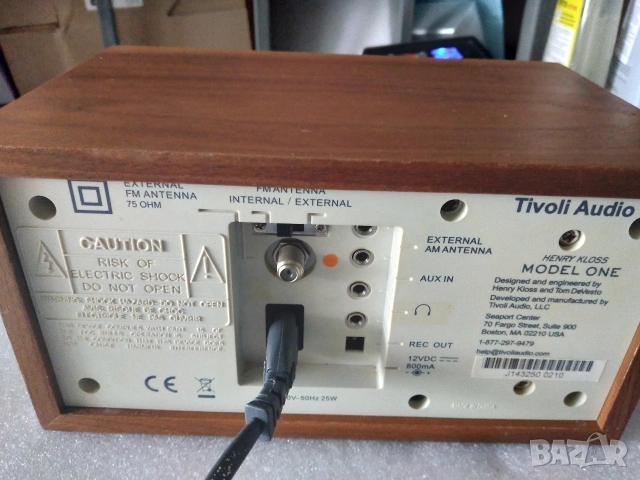 AM/FM радиоприемник Tivoli Audio Model One, снимка 6 - Радиокасетофони, транзистори - 55276663
