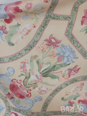 Дамски шал Aigner, снимка 9 - Шалове - 54357169