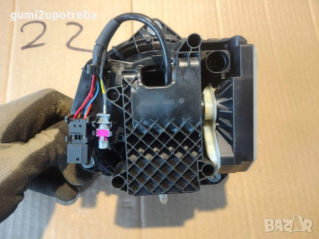Дръжка Заден Капак Камера Обратно Виждане 3G0827469JB Volkswagen Passat B9 1.5 eTSI 150кс 2024г, снимка 6 - Части - 54881970