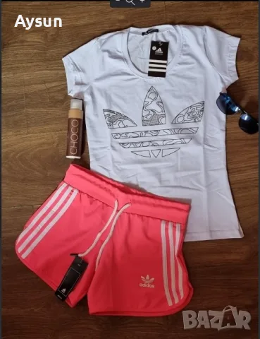 Дамски комплект къси панталони и тениска Adidas
