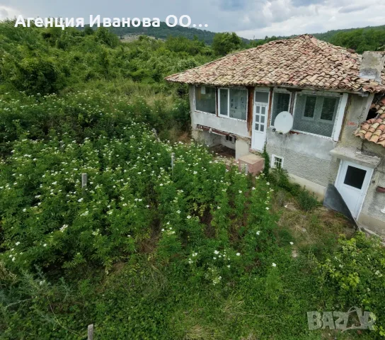 🏡 Двуетажна къща с панорамна гледка | с. Лиляк | Само 7 км от Търговище, снимка 3 - Къщи - 55300221