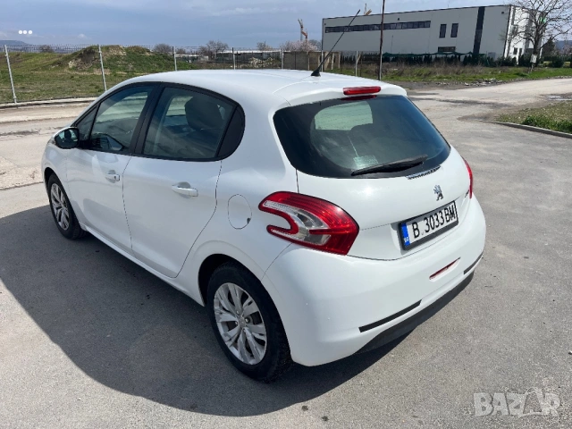 Peugeot 208  1.4 HDi  2013г., снимка 6 - Автомобили и джипове - 54009123