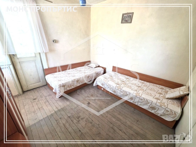 Триетажна къща тип кооперация с двор и гаражи за продажба в гр. Севлиево, с. П. Славейков., снимка 4 - Къщи - 54817848