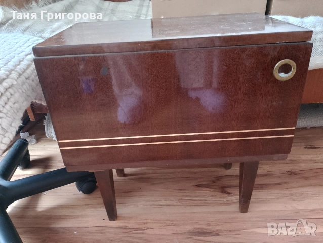 Два броя ретро нощни шкафчета, снимка 3 - Други стоки за дома - 54492125