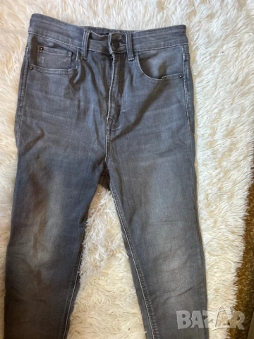 Изчистени сиви дънки 