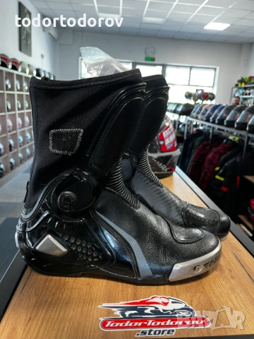Mото ботуши DAINESE TORQUE D1 OUT 43,всички протектори,подвижна става 252.30 лв. / 129 €, снимка 2 - Аксесоари и консумативи - 54494184