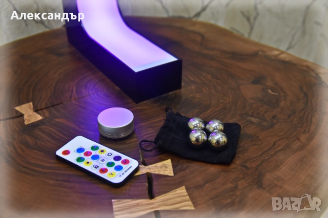 Продавам левитираща стойка за слушалки , снимка 2 - Стойки, 3D очила, аксесоари - 54646619