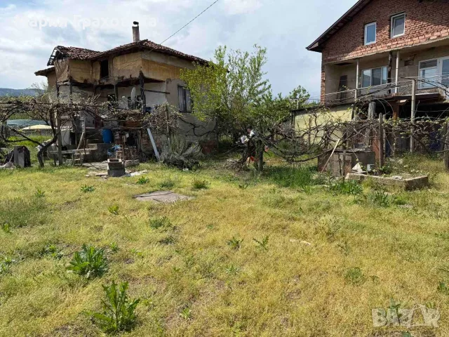 Стара къща с двор с.Боровец, снимка 5 - Къщи - 55379114