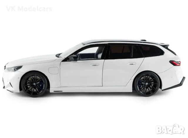 2025 BMW M5 Touring 1:18 SOLIDO, снимка 3 - Коли, камиони, мотори, писти - 55450222