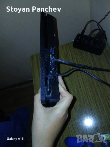 Playstation 4 slim 1000гб с два джойстика и две игри Gta5 Fifa26, снимка 2 - PlayStation конзоли - 54131609