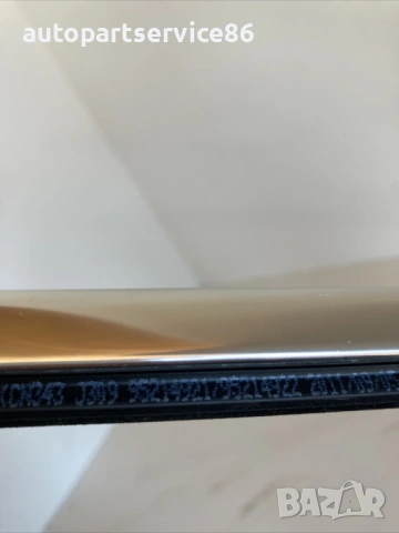 Декоративна лайсна за предна лява врата за Chevrolet Orlando 2.0 VCDi (2011) 95214921, снимка 2 - Части - 54631516