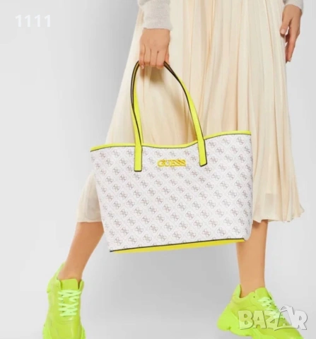 Дамска чанта Guess