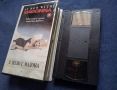 Видеокасета VHS В Леглото с Мадона, снимка 3