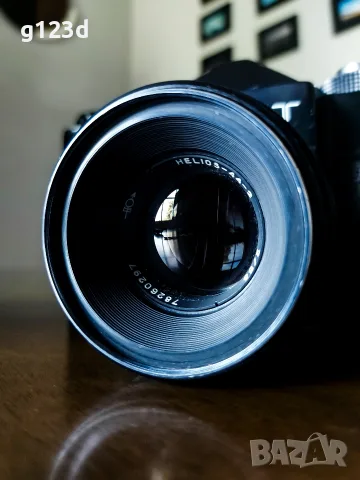 Фотоапарат Zenit + обектив Хелиос 44-2 58мм F2, снимка 2 - Фотоапарати - 55666077