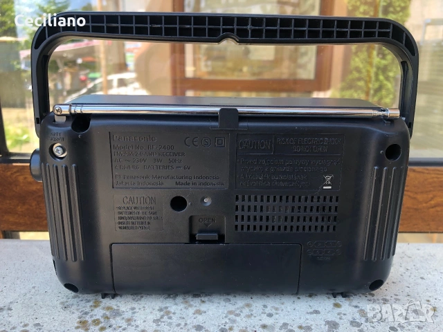 Запазено Преносимо радио . Panasonic RF-2400, снимка 6 - Радиокасетофони, транзистори - 55172457
