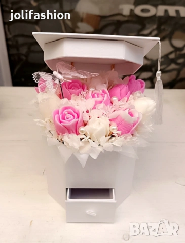 Букет от восък за абитуриенти, снимка 5 - Изкуствени цветя - 54600992