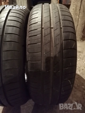 Продавам 2 броя летни гуми 195.65.15 на 1 сезон дот 2021 Goodyear , снимка 2 - Гуми и джанти - 54828230