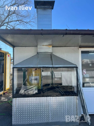 Скара на дървени въглища с грил