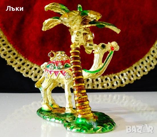 Позлатена кутийка,фигура Камила,Палма,кристали. , снимка 3 - Други - 55102128