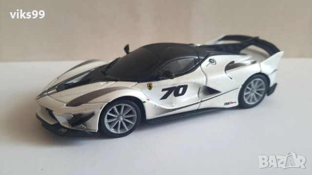 Bburago Shell Racing Ferrari Bluetooth - Мащаб 1:41, снимка 9 - Колекции - 50504534