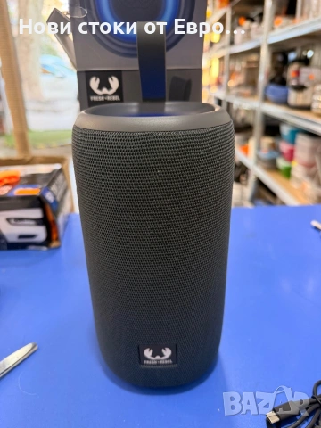 Това е безжичен Bluetooth високоговорител Fresh 'n Rebel Wireless Speaker XL, снимка 3 - Тонколони - 54345813