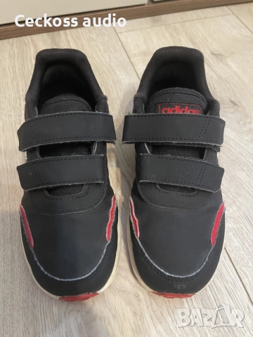 Моратонки ADIDAS 30 1/2, снимка 3 - Детски маратонки - 55223879