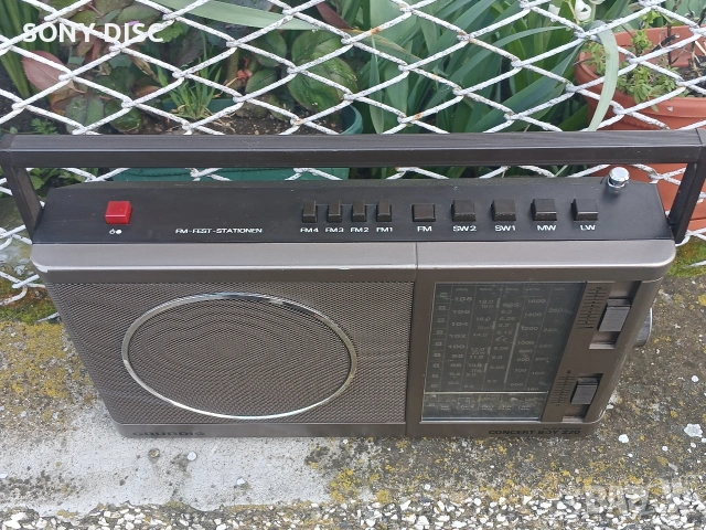 ПРОДАВАМ РЕТРО РАДИО 1984Г ( GRUNDIG-- CONCERT BOY 220A ) , снимка 2 - Радиокасетофони, транзистори - 54090098
