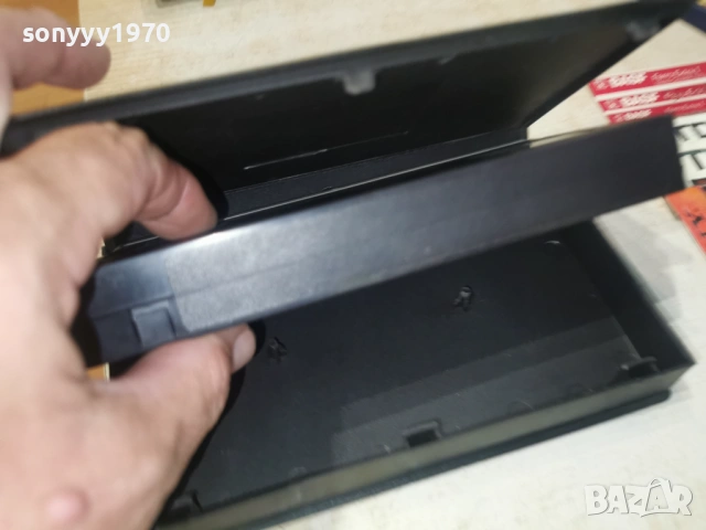 ЗЕМЯ ЗАБРАВЕНА ОТ ВРЕМЕТО-VHS TAPE 1706261211L1, снимка 11 - Други жанрове - 54940924