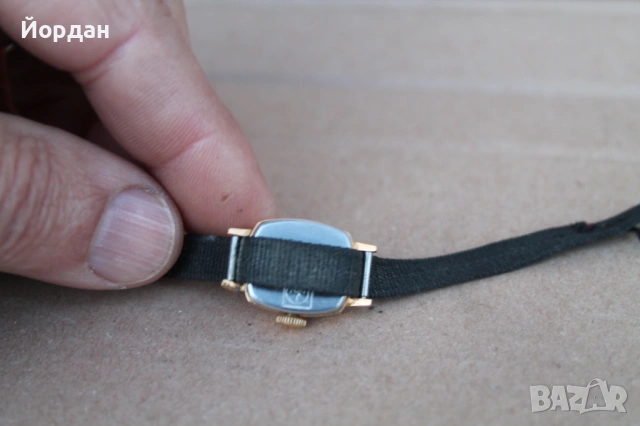 СССР Дамски позлатен часовник ЗАРЯ 17 камъка, снимка 4 - Дамски - 54044043