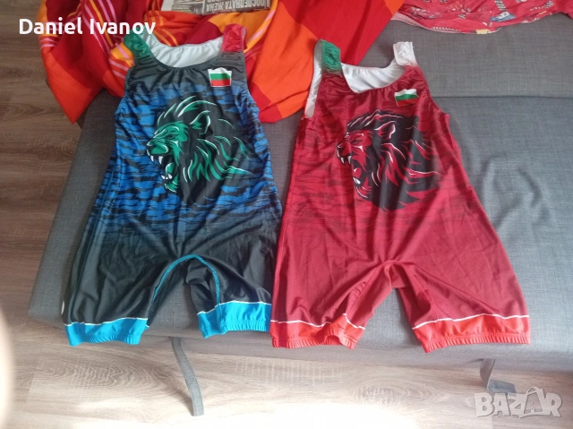 продам две трика за борба и вдигане на тежести 