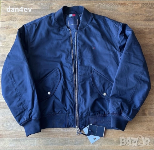 Яке бомбър Tommy Hilfiger в синьо, снимка 5 - Якета - 54196101