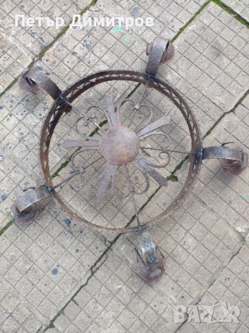 Ръчно кован полилей