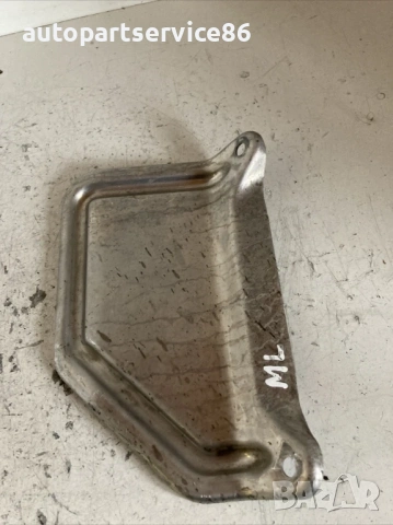 Капак на топлинен щит V8 400 CDI за Mercedes ML W163 (2004), снимка 2 - Части - 54077700