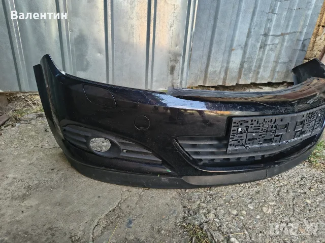 Предна Броня за Opel Astra H GTC, снимка 5 - Части - 55359795