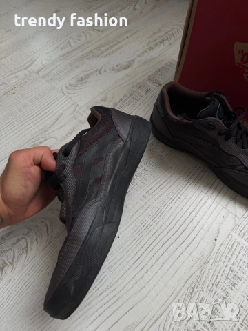 Vans обувки, снимка 3 - Спортни обувки - 55000580