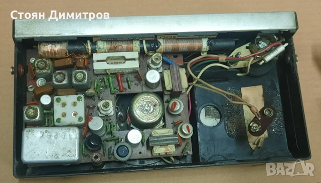 Съветски АМ радиоприемник Вега, снимка 9 - Радиокасетофони, транзистори - 54681525