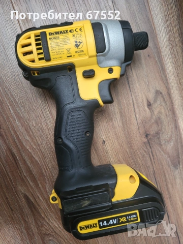 Оригинален четков импакт Dewalt DCF835 с бат , зарядно и куфар. 65€. (цената е крайна), снимка 3 - Други инструменти - 54423976