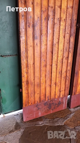 Продавам двукрила плътна врата от винкел, ламарина и чамова ламперия, снимка 11 - Входни врати - 54196557