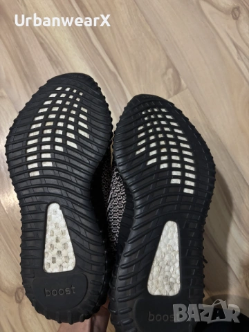 Оригинални Adidas Yeezy Boost 350 V2 Yecheil, снимка 12 - Маратонки - 54141650