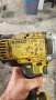 Продавам безчетков ударен гайковерт 1/2 DEWALT DCF900 1898Nm с 1бр. 5Ah батерия , зарядно и куфар , снимка 2